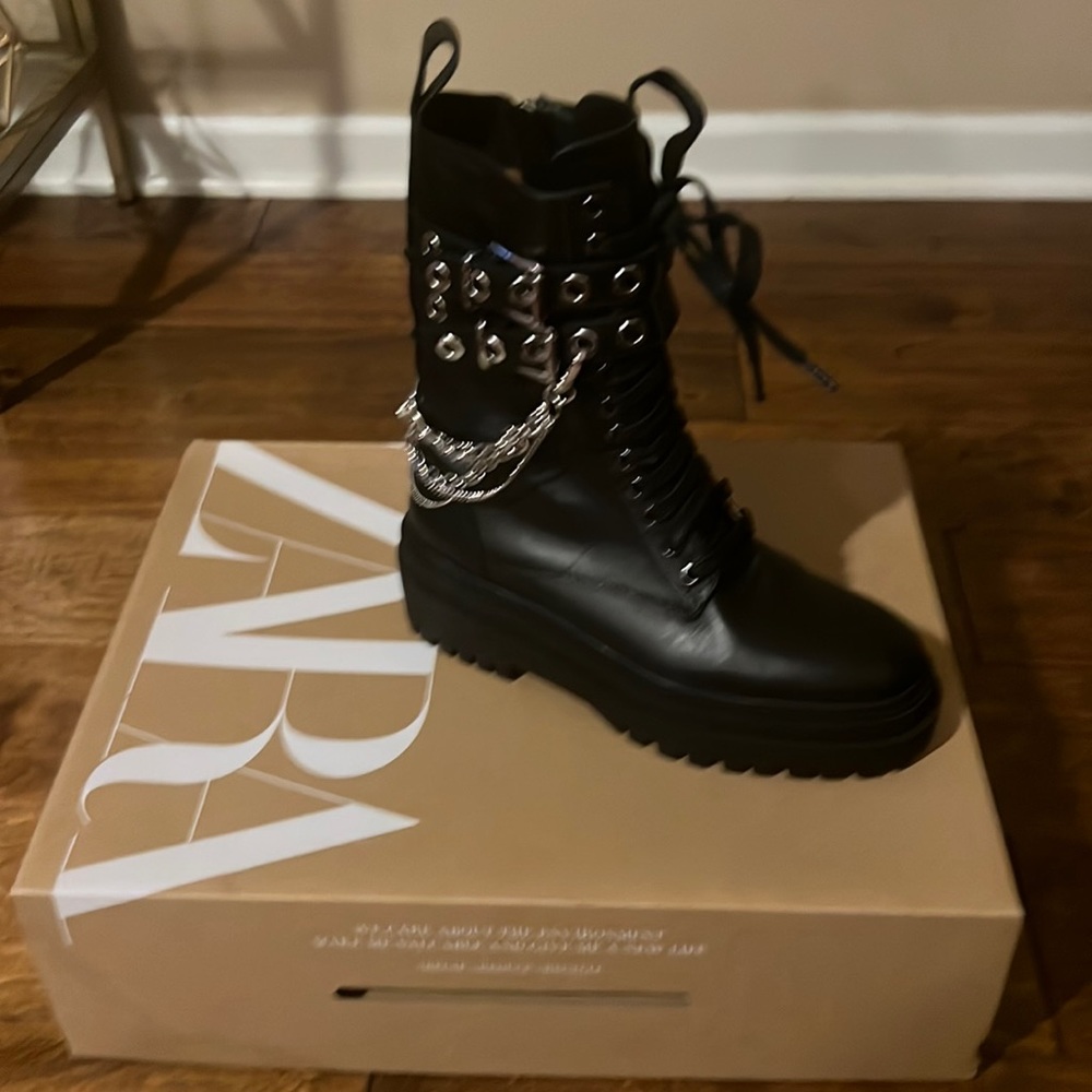 Zara leather boots new with tags!